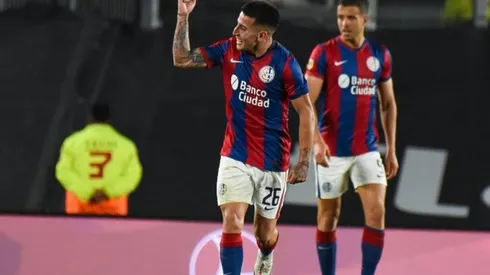 Nicolás Fernández Mercau es lateral por izquierda en San Lorenzo.