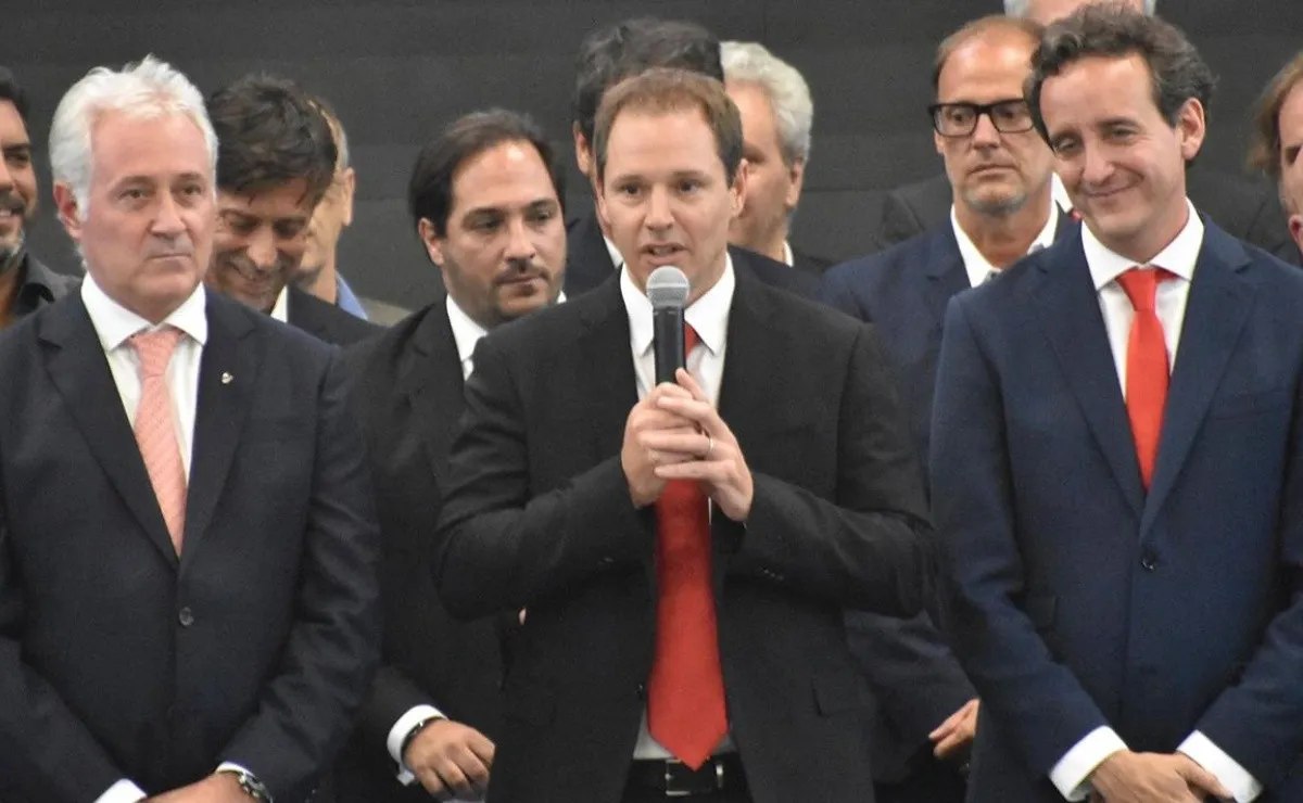 Jorge Brito junto a sus vicepresidentes, Matías Patanian e Ignacio Villarroel.