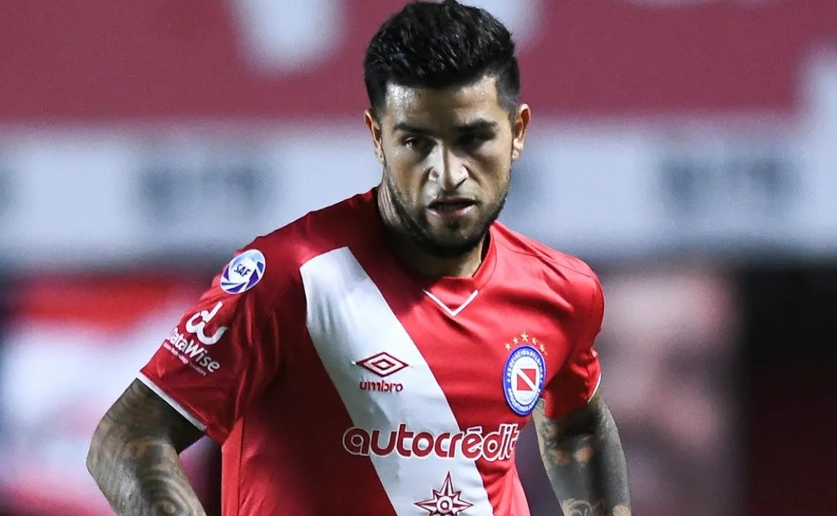 Elías Gómez dio sus primeras declaraciones como jugador de River al salir de la revisión médica.