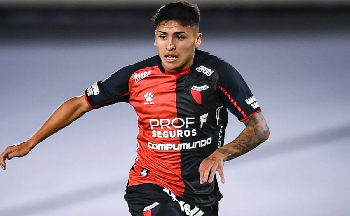 River negocia con Colón por el pase de Facundo Farías.