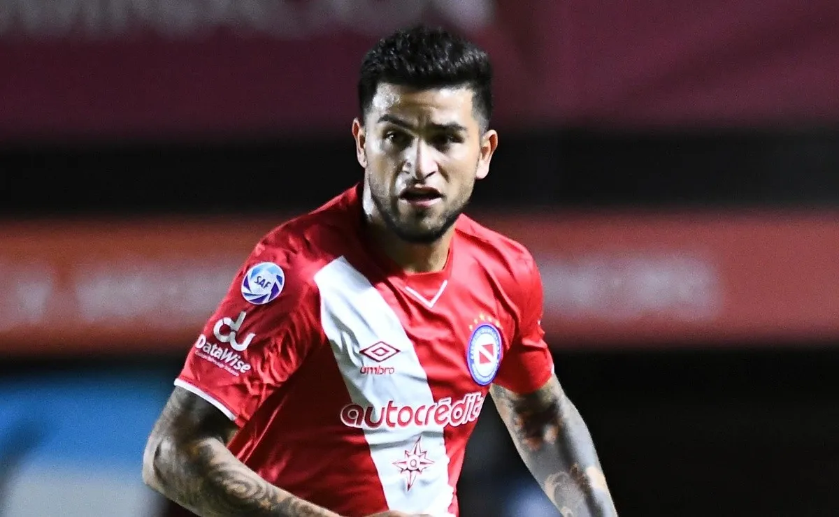 River quedó a un paso de concretar la llegada del lateral de Argentinos Juniors.