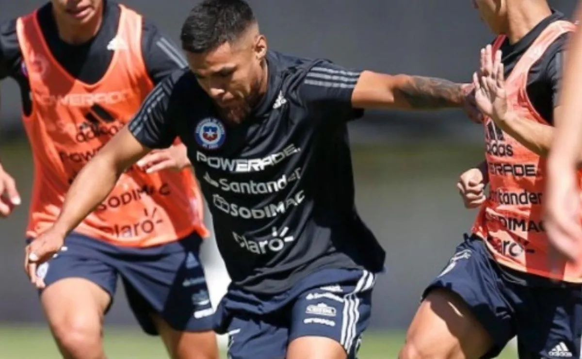 Paulo Díaz s prepara para enfrentar a Argentina en las Eliminatorias