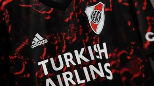 Cómo queda el panorama de los sponsors en la ropa de River con la llegada de Amazon Prime Video.