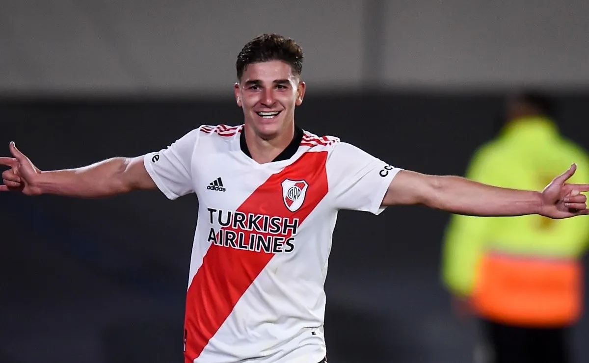 La transferencia de Julián a la Premier League está cerca de cerrarse.