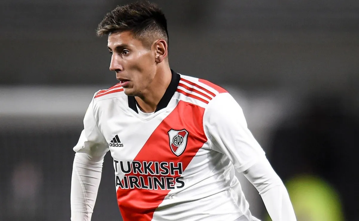 Fabrizio Angileri sigue negociando por la renovación de su contrato.
