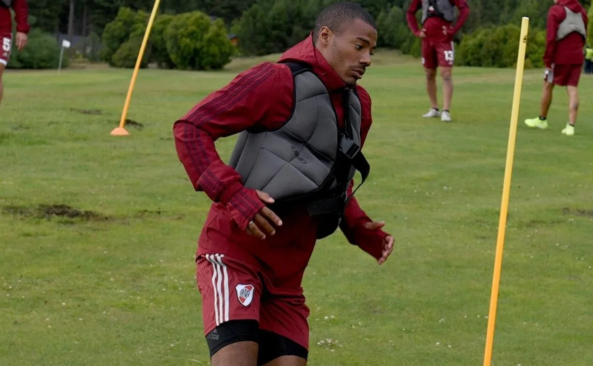Nicolás De La Cruz recibió el alta del Covid-19 y ya se sumó a la pretemporada de River en San Martín de los Andes.