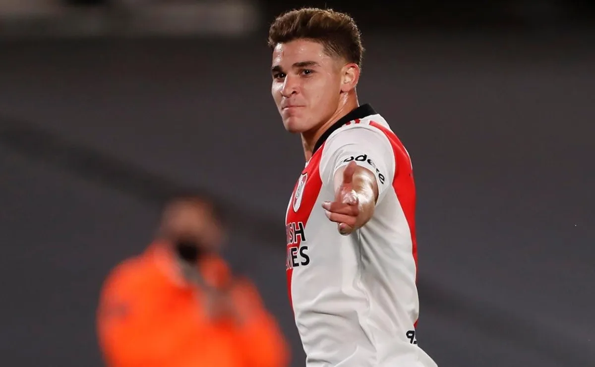 Julián Álvarez, la joya de River que solo se irá si algún club paga los 20 millones de euros de cláusula.