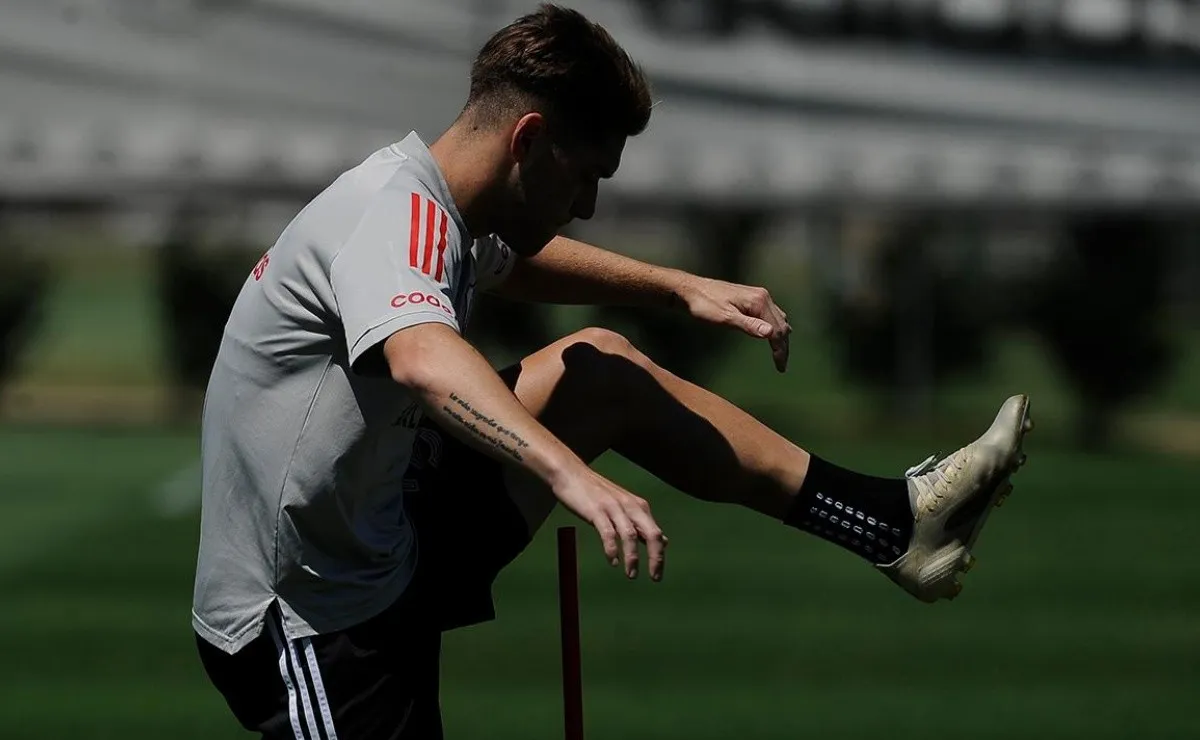 Benjamín Rollheiser y Fabrizio Angileri, que no viajaron a la pretemporada en San Martín de los Andes por no extender sus vínculos, se entrenaron en el River Camp.