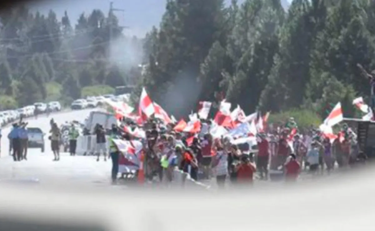 River llegó a San Martín de los Andes para realizar la pretemporada y fue recibido por un importante grupo de hinchas.