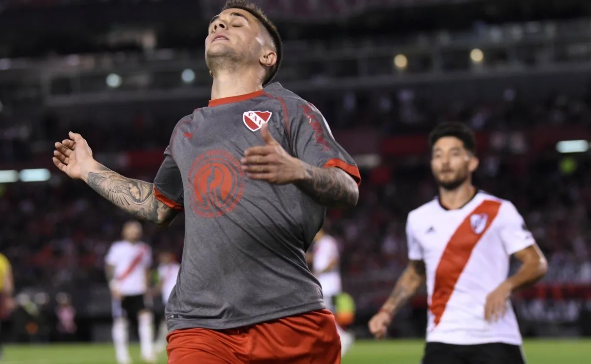 Fabricio Bustos finalmente continuará jugando en Independiente por lo menos hasta junio.