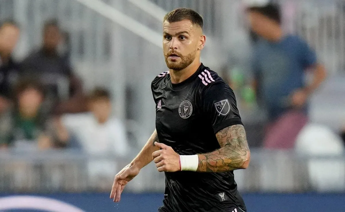 Leandro González Pirez regresa a River y será dirigido por Marcelo Gallardo, cabe destacar que el marcador central se fue del club a mediados de 2014 cuando llegó el Muñeco.
