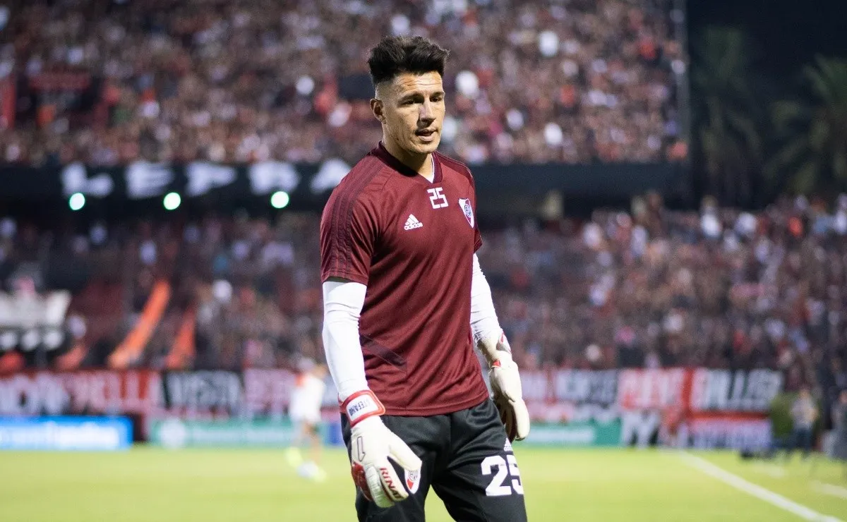 Bologna disputó un total de 18 partidos con el buzo de River.