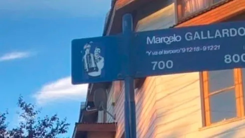Un grupo de hinchas de River de Bariloche reemplazó el nombre de la Avenida Ángel Gallardo y puso el nombre del entrenador más ganador de la historia del club.