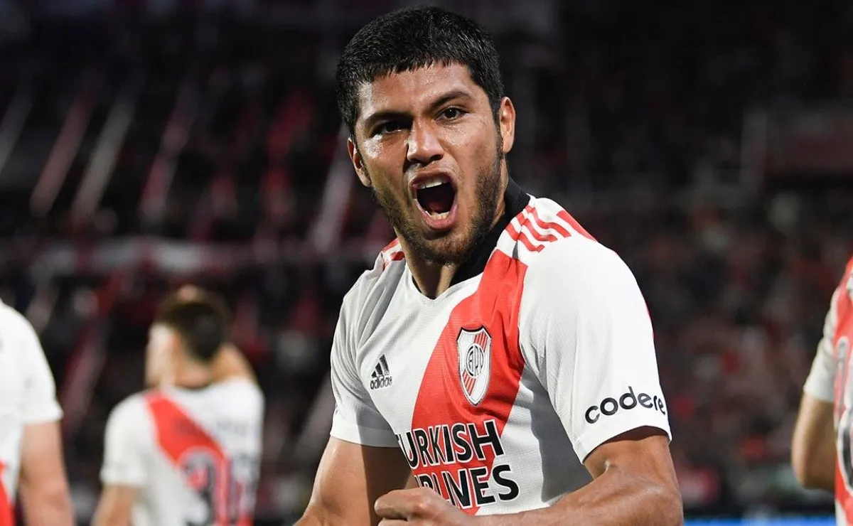 Robert Rojas hizo un balance del año de River, además contó cómo es trabajar en la chacra y además chicaneó a David Martínez, compañero también en la Selección de Paraguay.