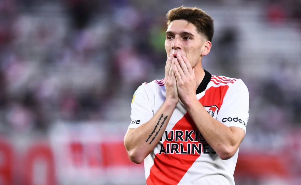 El delantero culmina su contrato con River en seis meses.