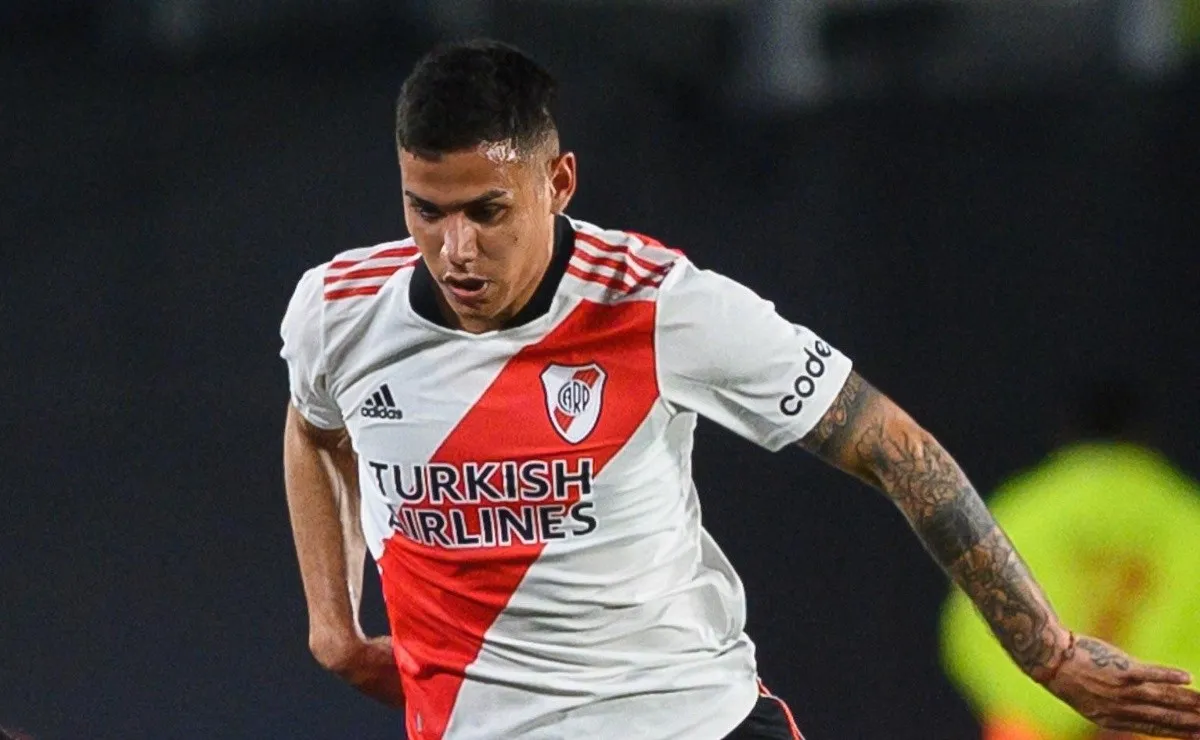 Alex Vigo aparece en carpeta de dos clubes del fútbol argentino.