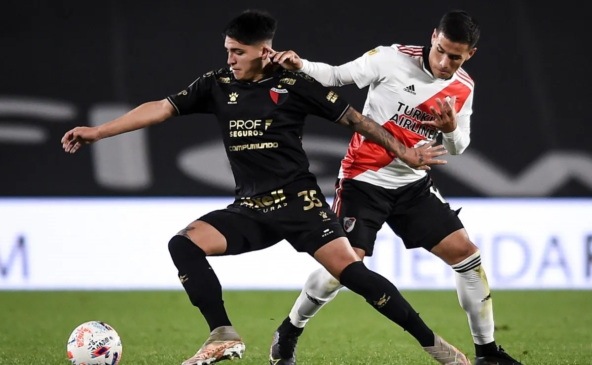 Facundo Farías interesa tanto en River como en Boca, su representante afirmó que el presidente de Colón le dijo que estaba más cerca de llegar al Más Grande.