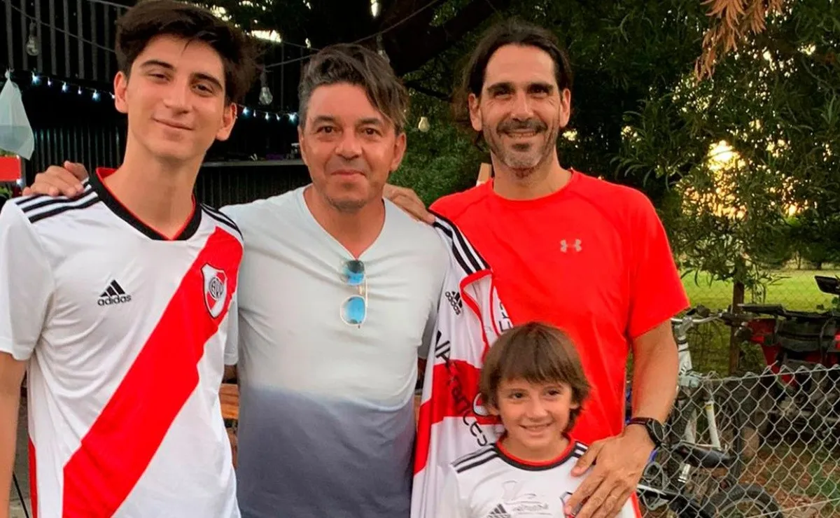 Marcelo Gallardo pasó Navidad en un club de campo y varios hinchas de River pudieron verlo y sacarse fotos con él.
