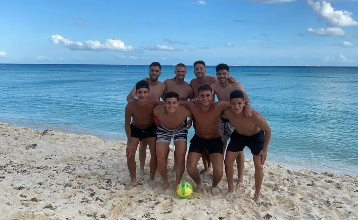 La Araña goza de un merecido descanso junto a un amigo ex River.