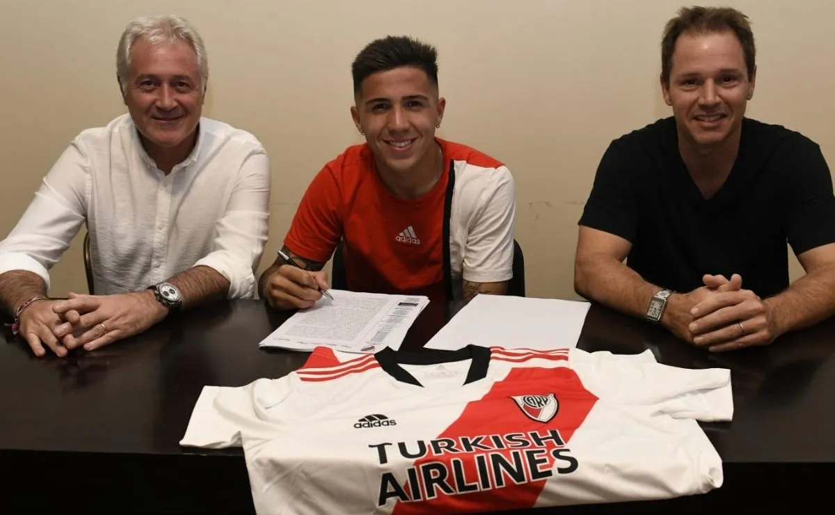 Enzo Fernández renovó su contrato con River hasta diciembre de 2025, su cláusula de salida pasó a ser de 20 millones de euros.