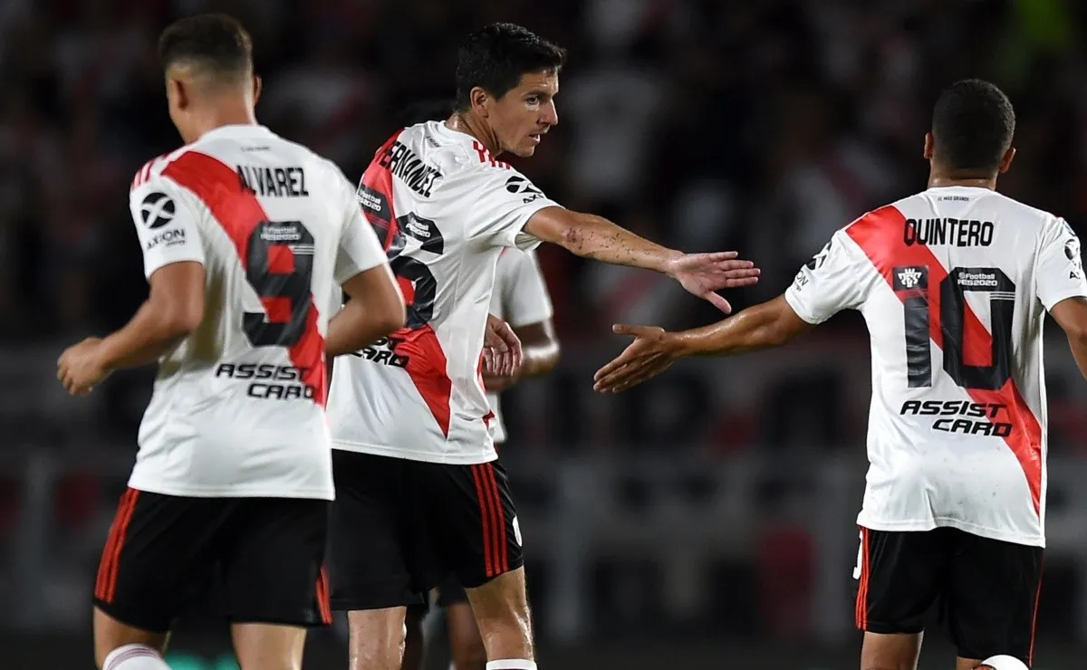 River y una presencia muy especial en la previa del partido con Colón.