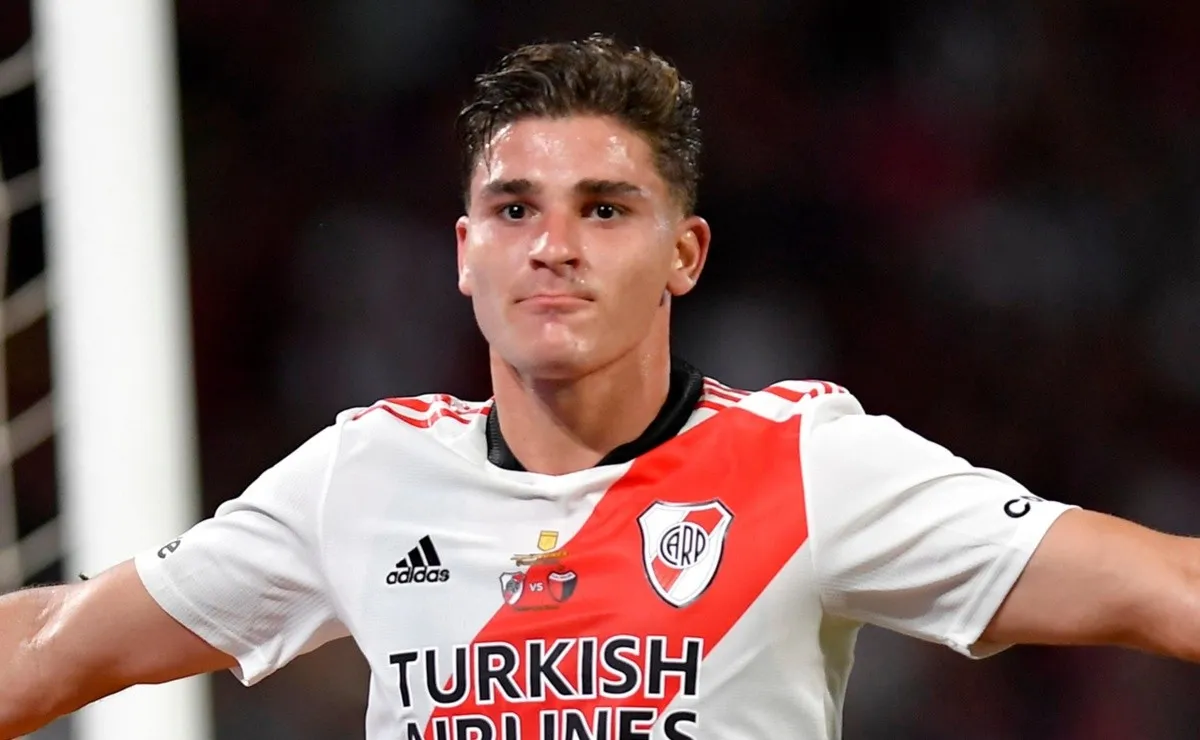 Julián Álvarez brilló nuevamente con la camiseta de River.