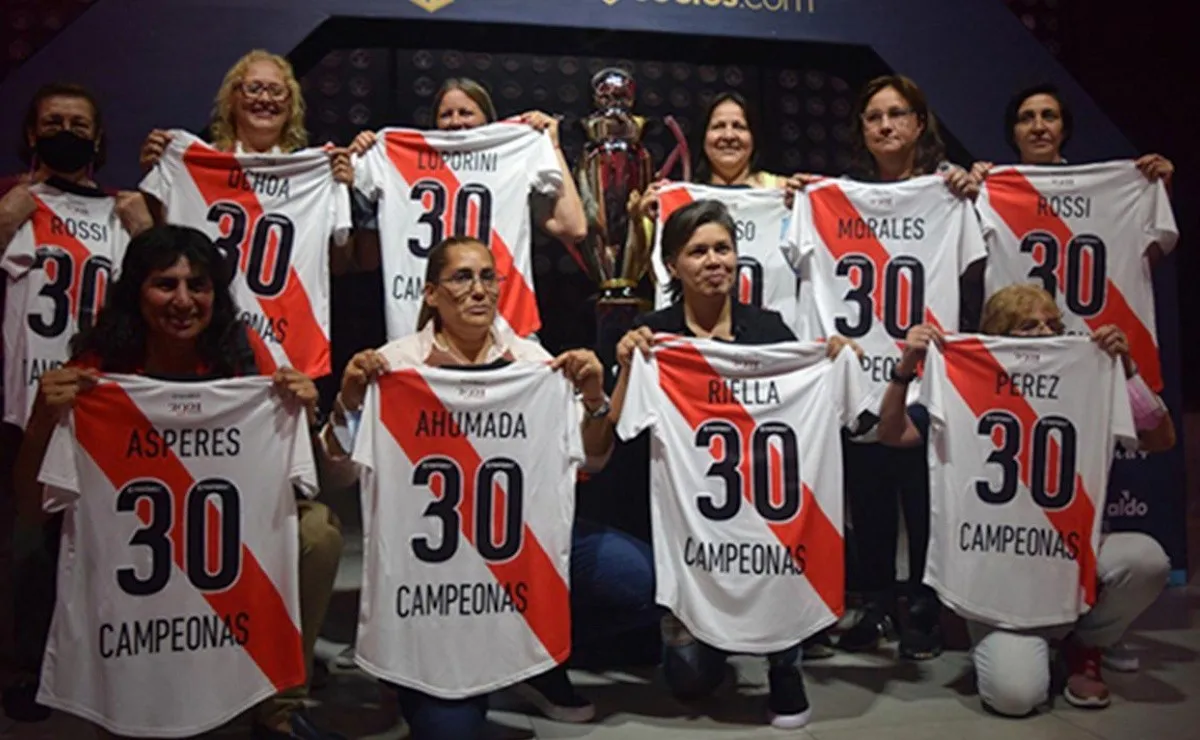 Las campeonas de 1991 fueron homenajeadas por River.