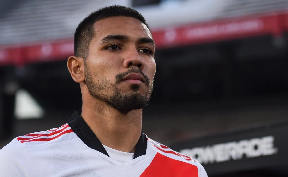 River quiere retener al defensor a toda costa.