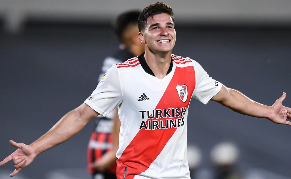 Julián Álvarez suena en los principales mercados del mundo.