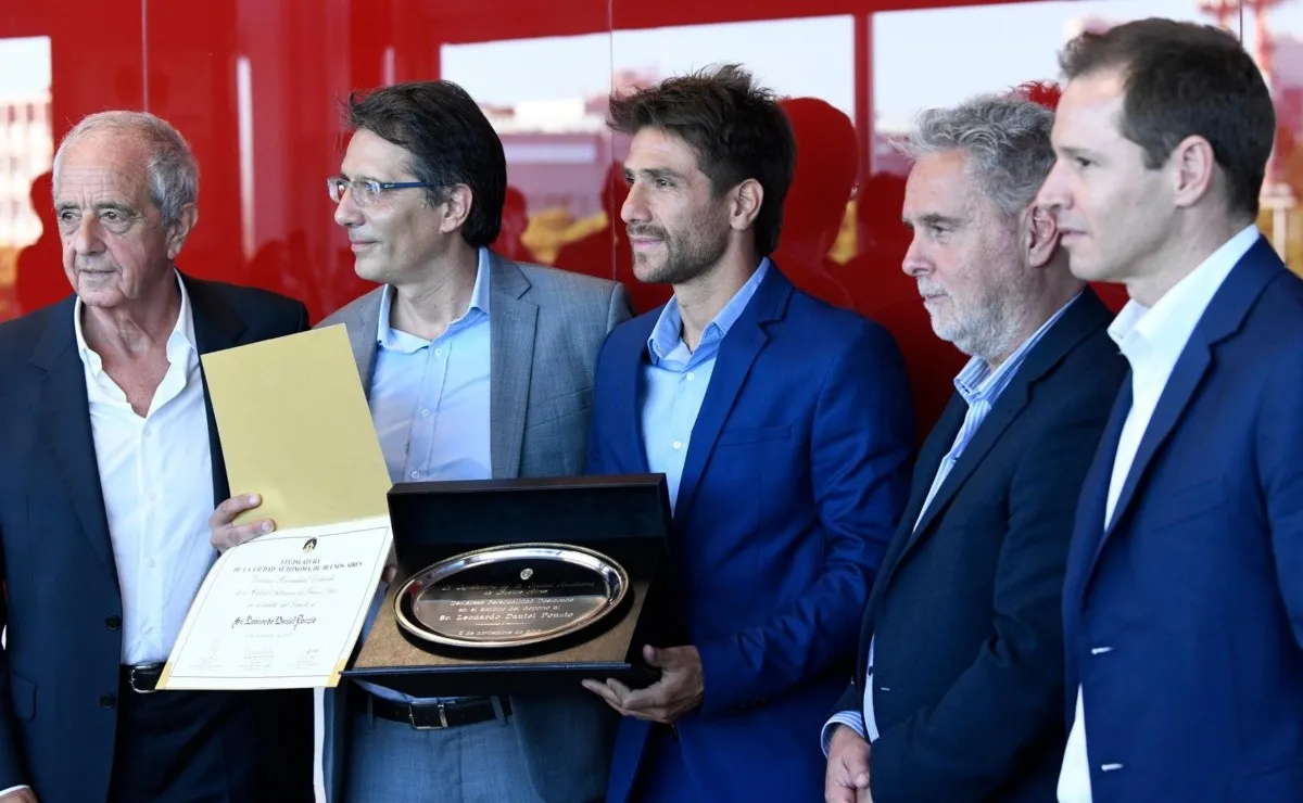 Leonardo Ponzio fue homenajeado por la Legislatura de la Ciudad Autónoma de Buenos Aires, el acto se celebró en el Paddock de River.