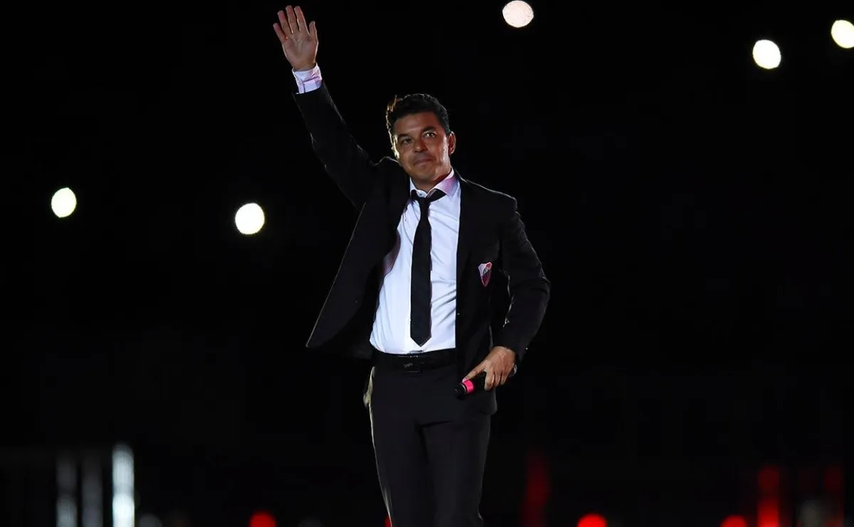 Marcelo Gallardo confirmó que sigue como director técnico de River y los hinchas lo festejaron como un título en las redes sociales.