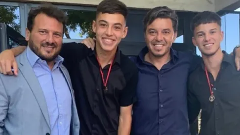 El Muñeco asistió a la graduación de uno de sus hijos.