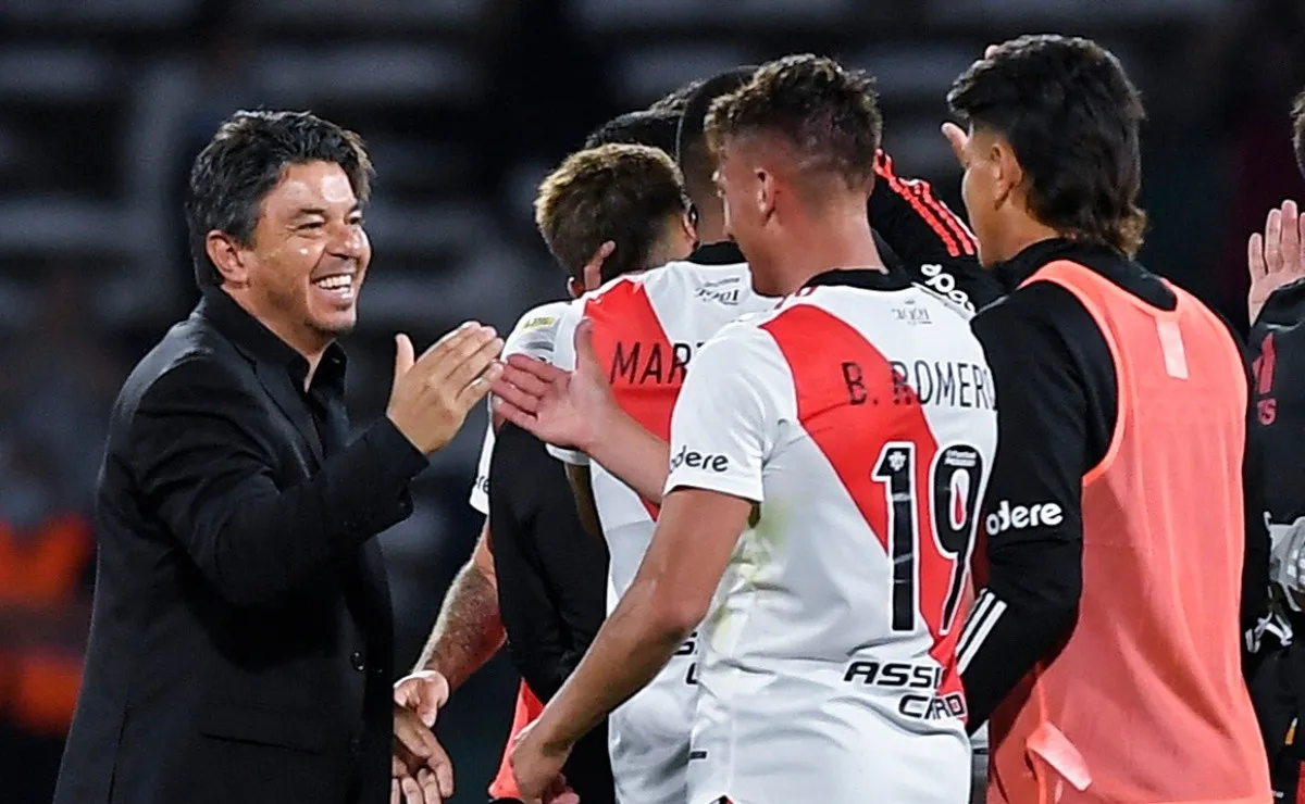 El "Muñeeeeeeco, Muñeeeeeeco", se escuchó fuerte en el SUM del club.