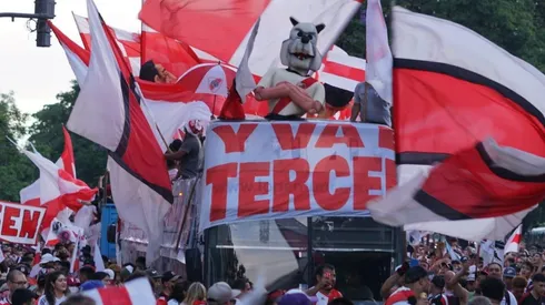 El Millonario tuvo una tarde a pura fiesta desde el Obelisco a Nuñez.