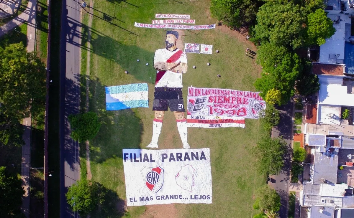 La obra de arte en homenaje al Oso Pratto que se lució en Entre Ríos.