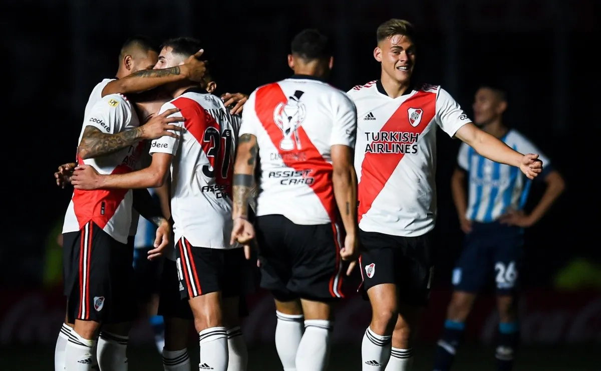 River recibe al conjunto de Florencio Varela en lo que será su último partido como local en el año.