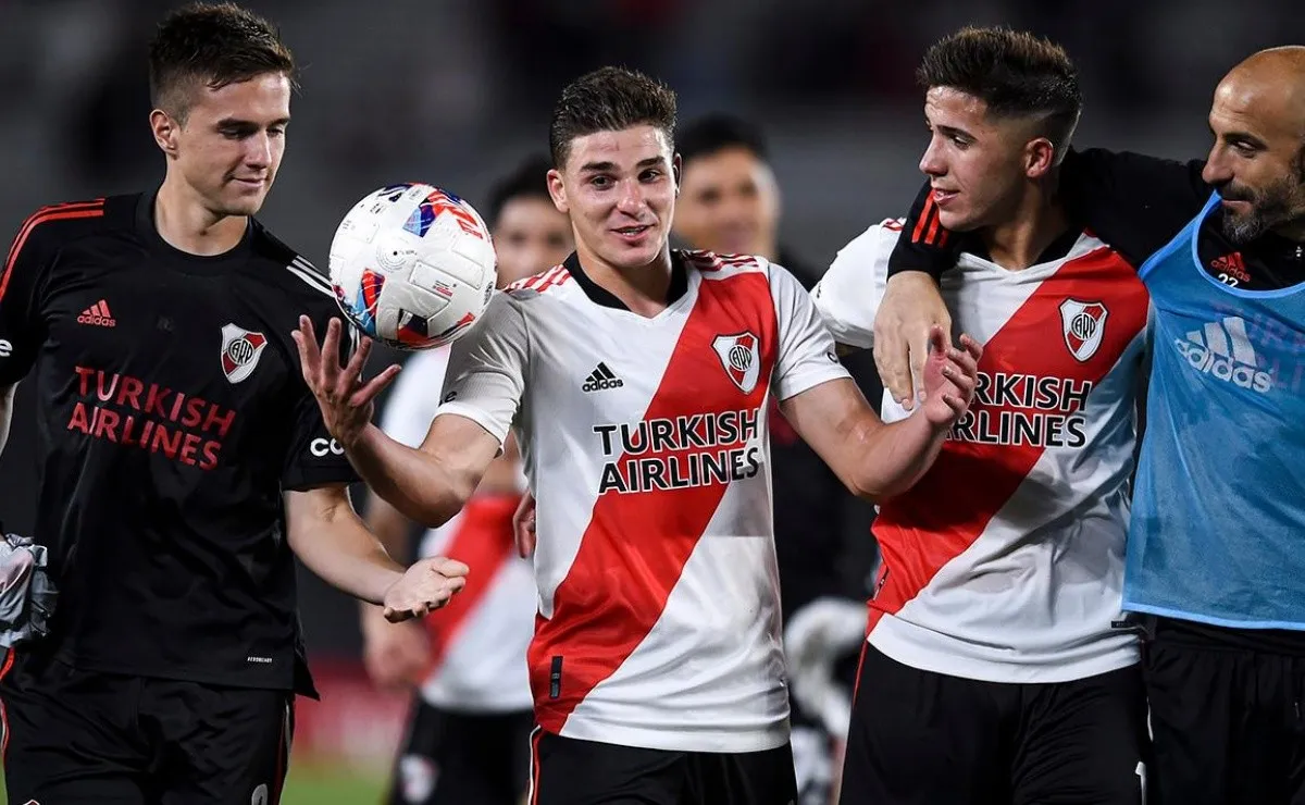 Julián Álvarez, la gran figura de River, está en el radar del Manchester City y su clásico rival, el Manchester United.