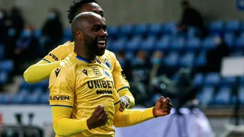 Éder Álvarez Balanta marcó un golazo en Brujas.