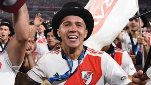 Felicidad absoluta del volante en pleno festejo.