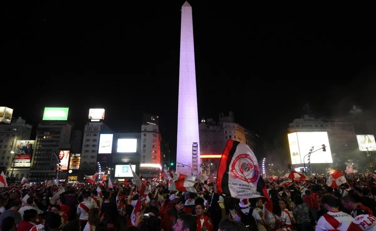 El festejo de los hinchas de River tras la obtención del título.
