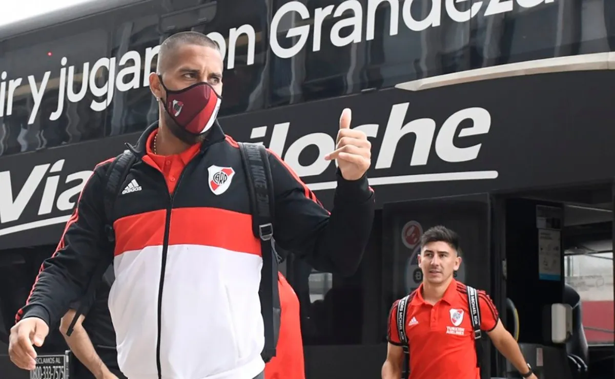 El Millonario ya está en el vestuario Ángel Labruna a la espera del partido.