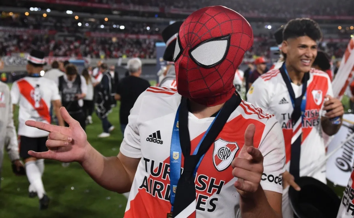 Julián Álvarez es el máximo goleador tanto de River como de la Liga Profesional, a lo largo del certamen hizo goles de todos los colores.