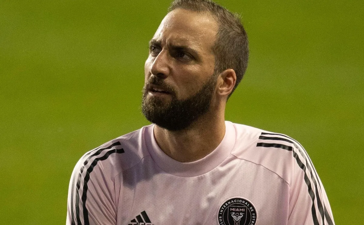 Gonzalo Higuaín podría recibir una oferta de River en las próximas horas