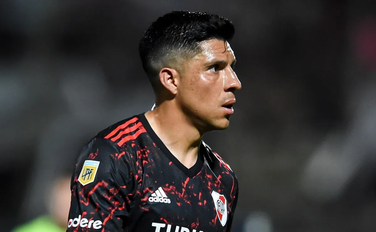 Enzo Pérez salió lesionado ante Platense, el diagnóstico indicó que fue una luxación de codo y los hinchas de River le hicieron llegar su cariño por las redes sociales.