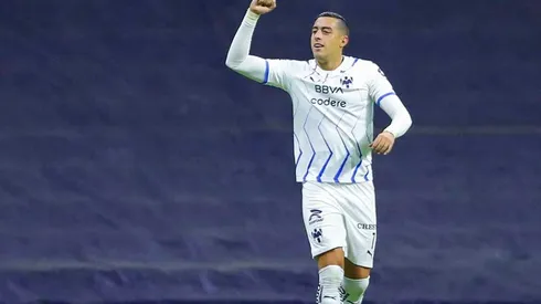 Rogelio Funes Mori, ex delantero de River, convirtió dos goles en el triunfo de Rayados de Monterrey ante el último campeón del fútbol mexicano: Cruz Azul.