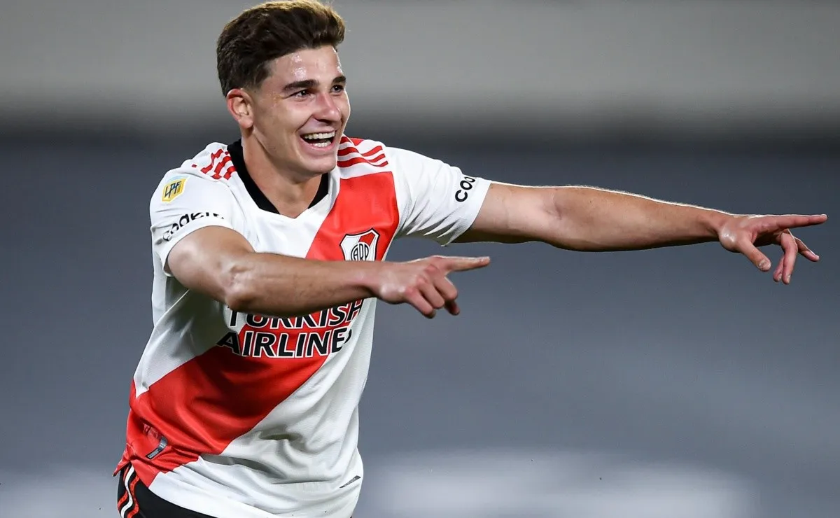 El Real Madrid se sumó a la lista de interesados por Julián Álvarez.