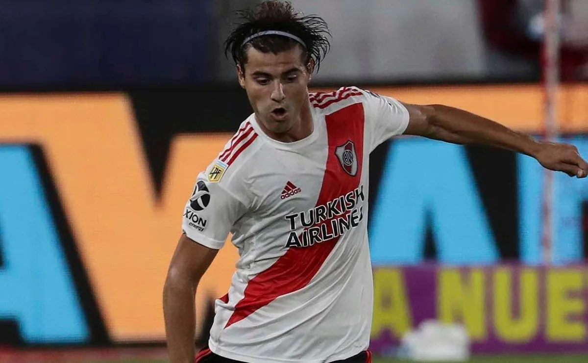 Santiago Sosa recordó sus primeros años entre La Plata y Mercedes, además contó cómo llegó a River y qué valores le inculcaron en el club.