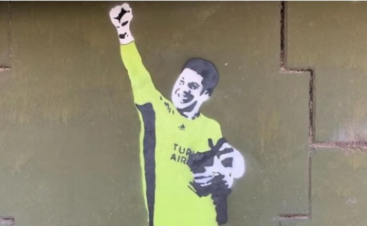Parte de la pintura de Enzo Pérez que se encuentra en el puente Labruna