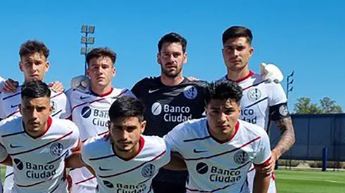 Batalla tuvo su estreno en el arco del conjunto de Boedo.