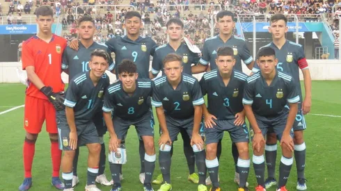 Con la número 9, Agustín Ruberto jugó de titular en el amistoso.